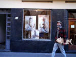 Estava fotografando os faris, ento apareceu do nada esse "pescador", Montevideo /UY maio de 2006