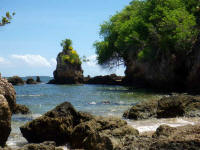 Águas transparentes da ilha da pedra furada