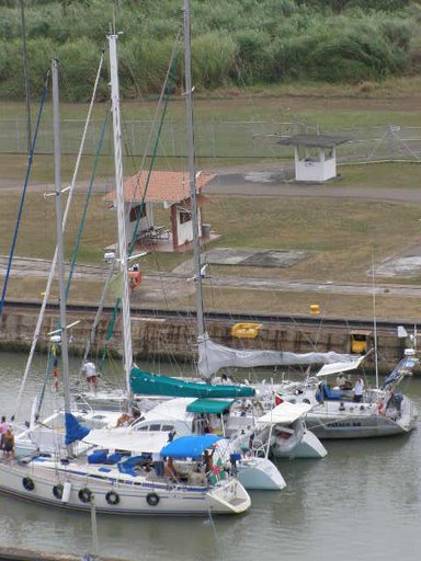 Veleiros no canal do Panamá, em Miraflores.março de 2008