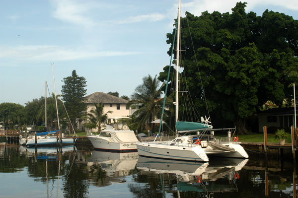 Galileo01.jpg - O Galileo estava no pier de uma casa num dos inmeros canais de Fort Lauderdale