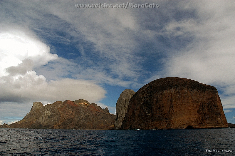 DSC_6735.jpg - Ilha da Trindade, aqui comea o Brasil. Erupes vulcnicas criaram essas paisagens exticas