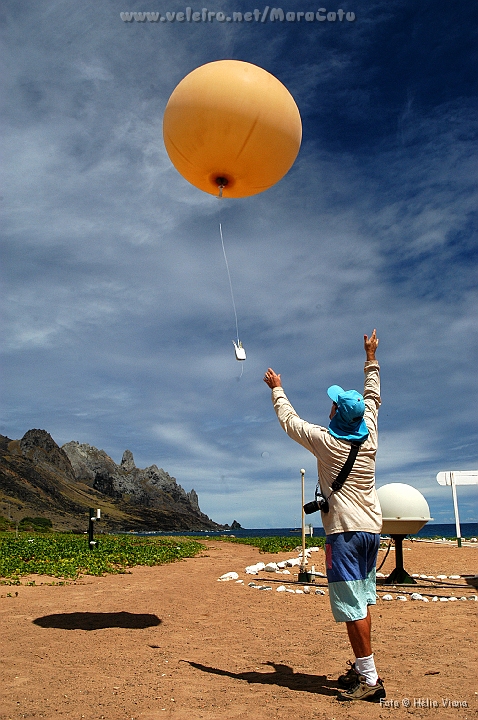 DSC_6956.jpg - O balo meteorolgico sobe a mais de 26 mil metros de altitude e transmite dados por quase duas horas